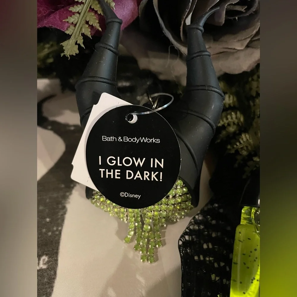 BATH & BODY WORKS Maleficent Glow-In-The-Dark PocketBac Holder & Hand Sanitizer